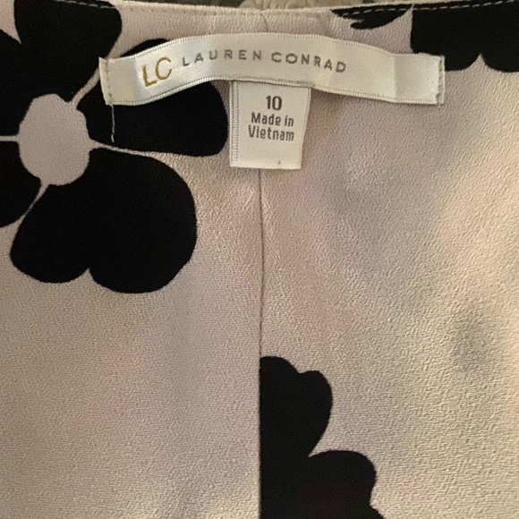 Lauren Conrad Beige Dress with Black Floral Print - Picture 12 of 13